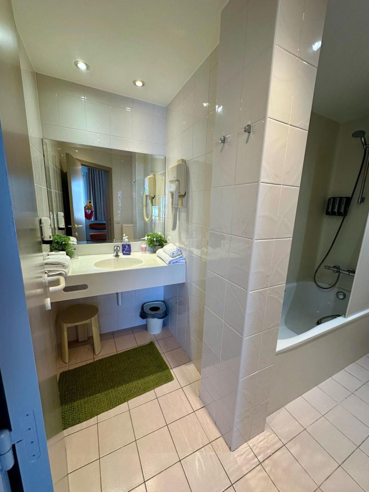 Hotel Monaco Zeebrugge Beach By Rikas Hotels Экстерьер фото